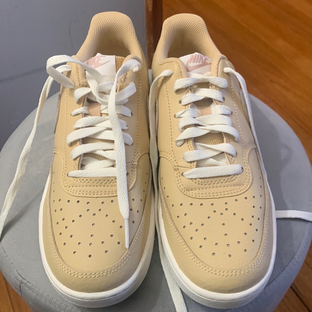 Women's Nike size 8.5 worn for 1 hour